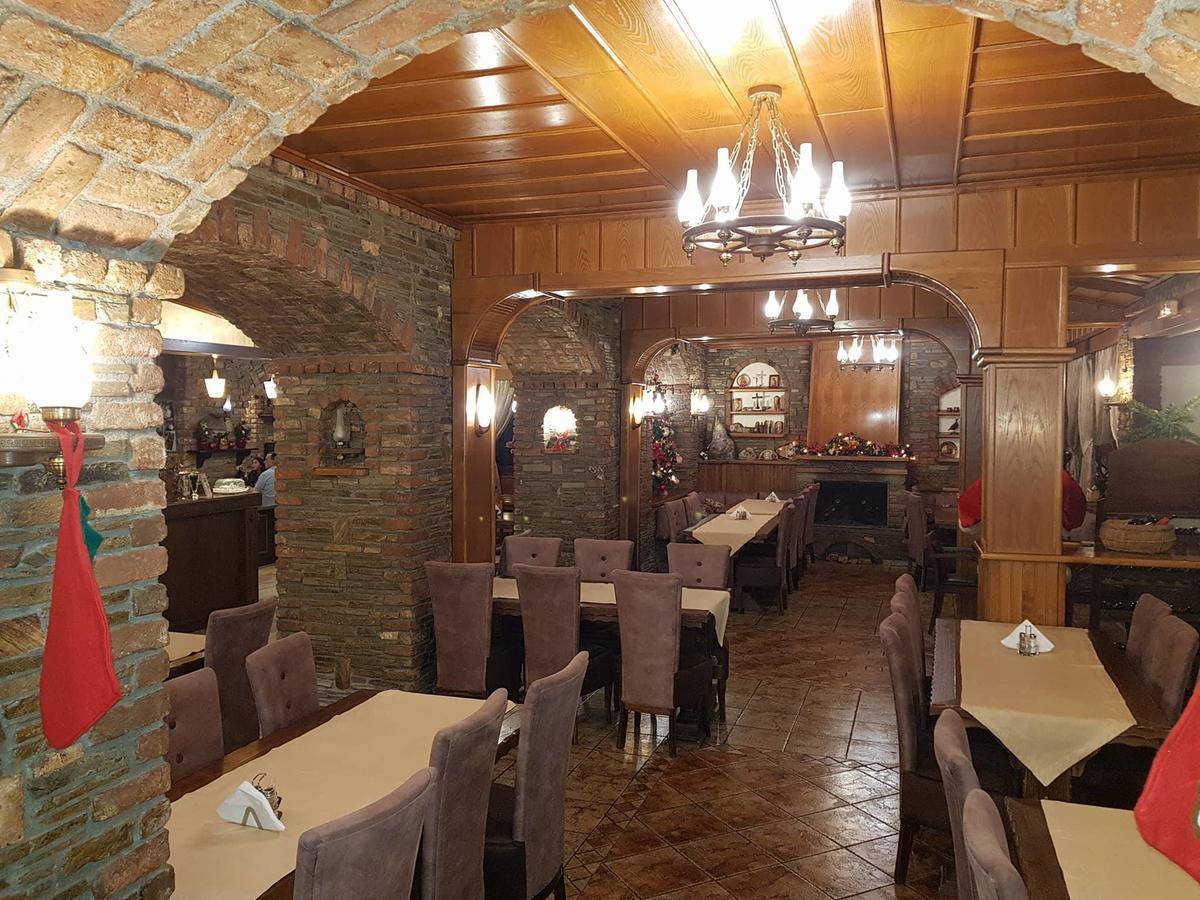 Hotel Παραδοσιακο Káto Loutrákion Eksteriør bilde