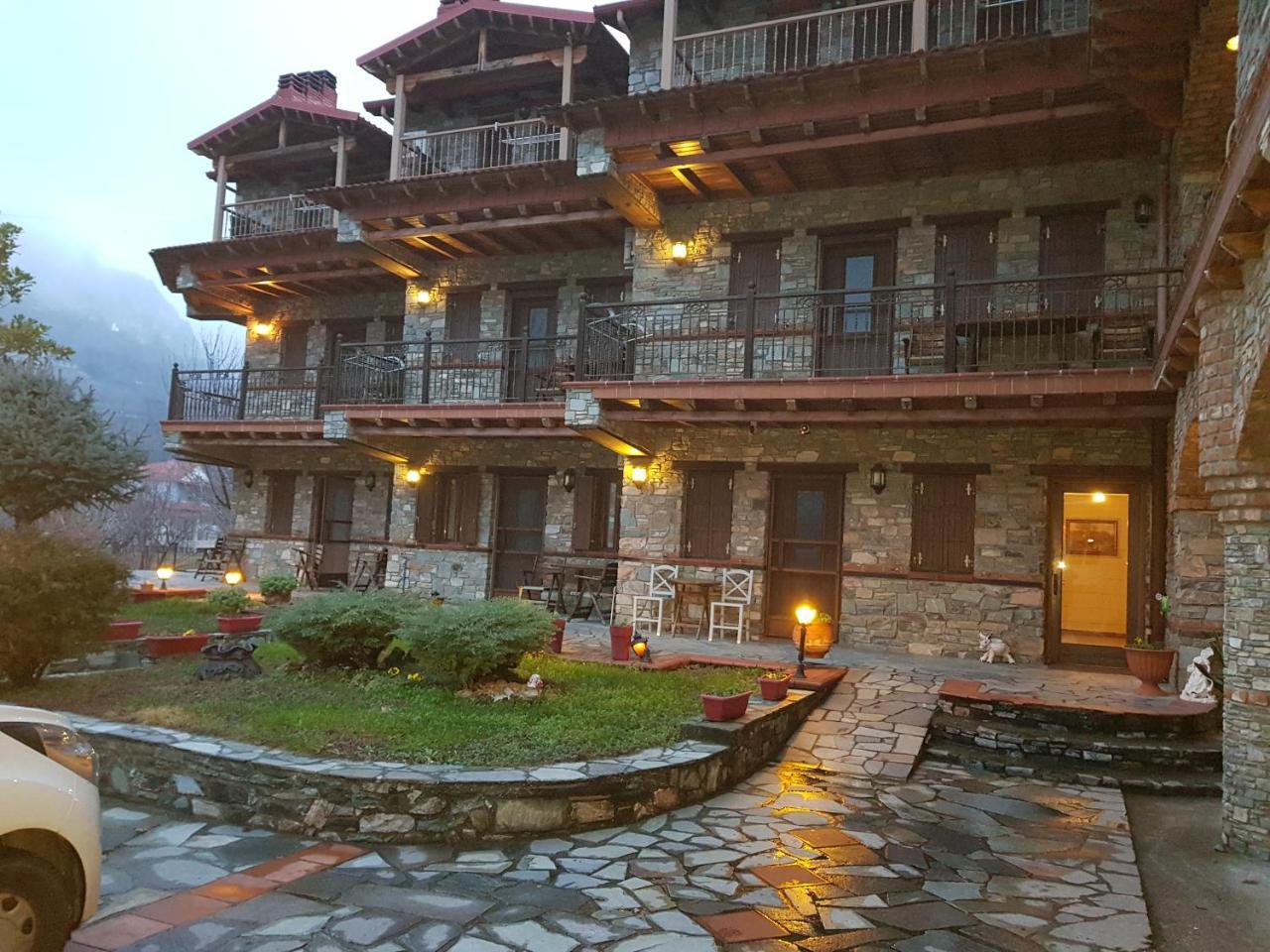 Hotel Παραδοσιακο Káto Loutrákion Eksteriør bilde