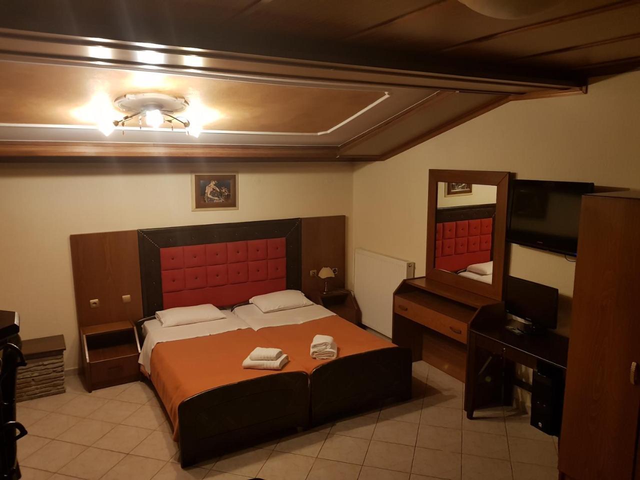Hotel Παραδοσιακο Káto Loutrákion Eksteriør bilde