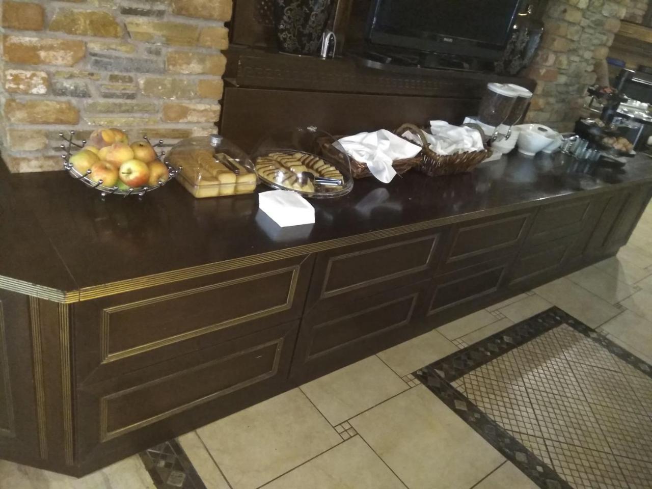 Hotel Παραδοσιακο Káto Loutrákion Eksteriør bilde